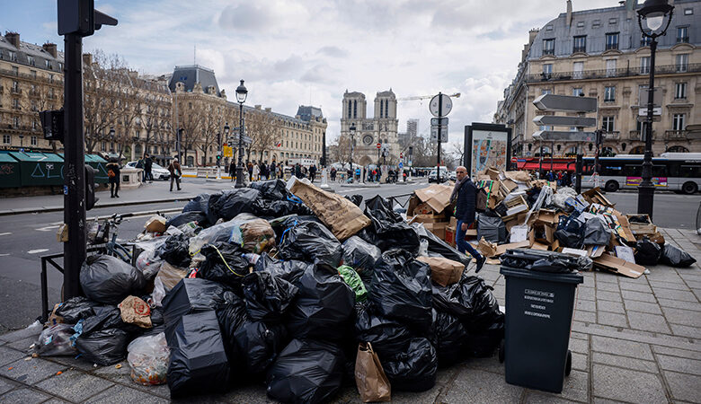 Γαλλία: «Πνίγεται» το Παρίσι από 7.000 τόνους σκουπιδιών στους δρόμους εξαιτίας της απεργίας