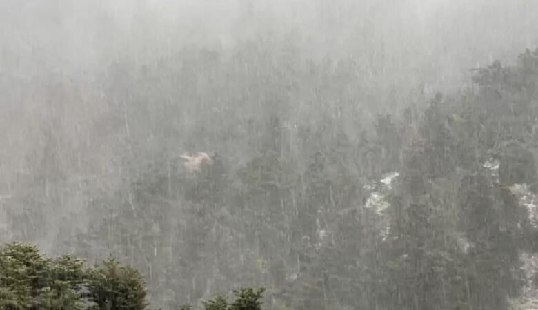 Ισχυρή βροχόπτωση στη Αττική, χιονοκαταιγίδα στην Πάρνηθα – Πώς θα κινηθούν τα φαινόμενα