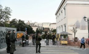Εκκενώθηκε η κατάληψη της Πρυτανείας του ΕΚΠΑ – Δείτε φωτογραφίες