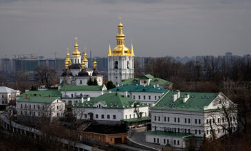 Ουκρανία: Επίθεση μοναχών σε μέλη της κυβερνητικής επιτροπής στο μοναστήρι της Λαύρας των Σπηλαίων στο Κίεβο