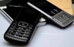 Πώς θα ήταν η ζωή σου αν εγκατέλειπες το smartphone σου και επέστρεφες σε συμβατικό κινητό