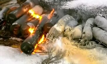 ΗΠΑ: Εκτροχιάστηκε και τυλίχθηκε στις φλόγες τρένο που μετέφερε αιθανόλη στην Μινεσότα – Δείτε βίντεο