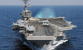 Ο Τραμπ σκέφτεται να στείλει δεύτερο αεροπλανοφόρο στον Περσικό Κόλπο