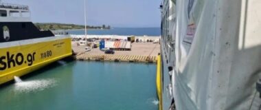 Σύγκρουση πλοίων στο λιμάνι της Κυλλήνης