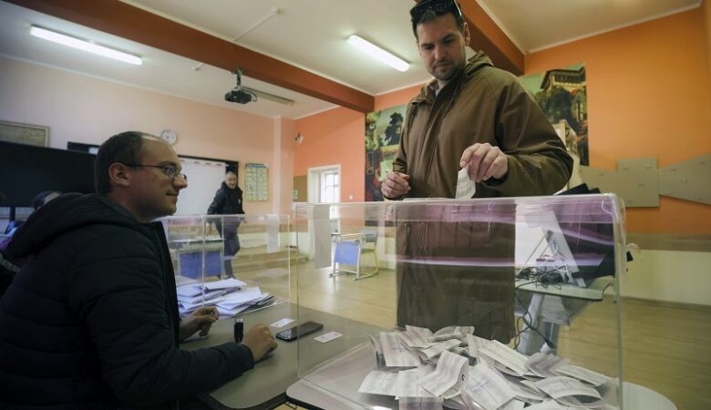Βουλγαρία: Ούτε η πέμπτη εγκλογική αναμέτρηση σε 2 χρόνια ανέδειξε ξεκάθαρο νικητή 