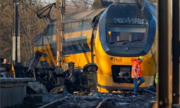 Ολλανδία: Συγκλονιστικές μαρτυρίες από τον εκτροχιασμό τρένου – «Νιώσαμε ένα τεράστιο τράνταγμα και αμέσως τα φώτα έσβησαν»