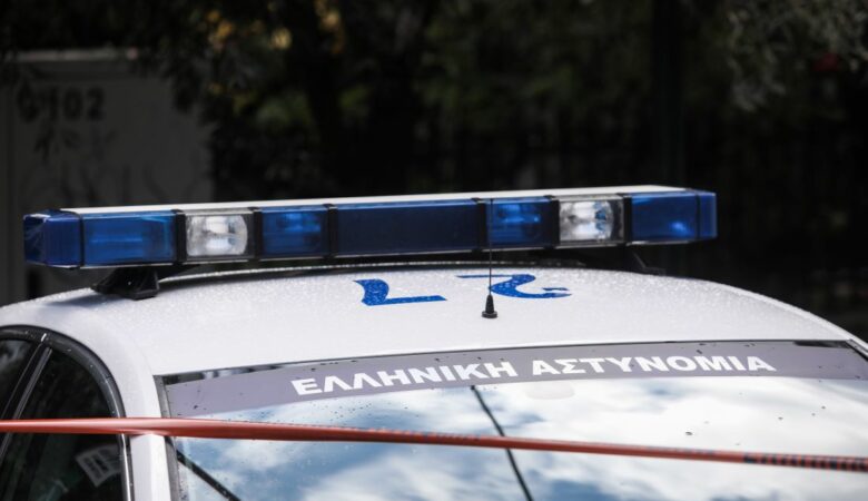 Συνελήφθησαν δύο άτομα που έκλεψαν πλάκες πεζοδρομίου από αποθήκη κατασκευαστικής εταιρείας στην Θεσσαλονίκη