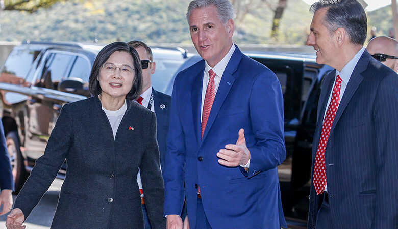 ΗΠΑ: Ο πρόεδρος της Βουλής συναντήθηκε με την ηγέτιδα της Ταϊβάν