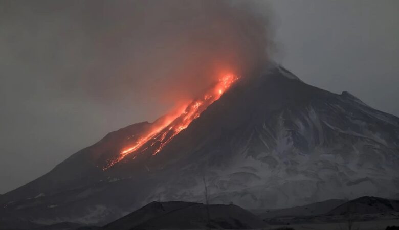 Ρωσία: Έκρηξη στο ηφαίστειο Σιβέλιτς στην Καμτσάτκα – Δείτε βίντεο