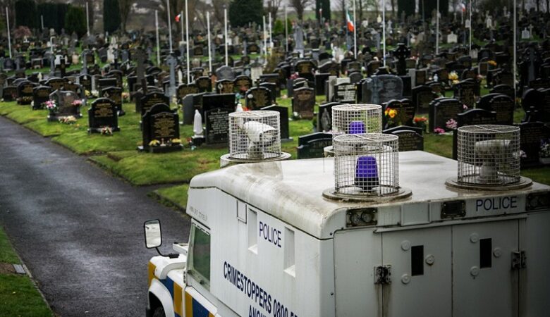 Βόρεια Ιρλανδία: Τέσσερις βόμβες βρέθηκαν σε κοιμητήριο λίγο πριν την άφιξη του Τζο Μπάιντεν