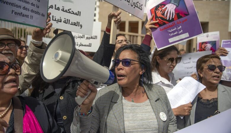 Μαρόκο: Ξέσπασε ο δικηγόρος 11χρονης που έπεσε θύμα βιασμών και στους δράστες επιβλήθηκαν ποινές… χάδι