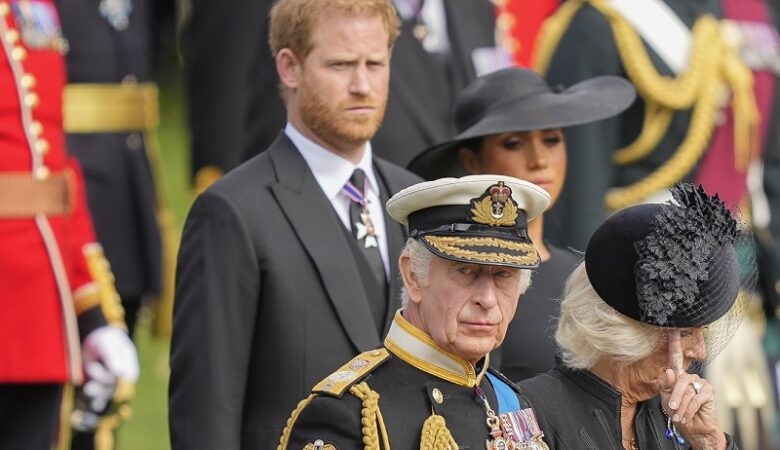 Βρετανία: Χωρίς την Μέγκαν και τα παιδιά του θα παραστεί στη στέψη του βασιλιά Καρόλου ο πρίγκιπας Χάρι