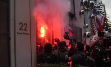 Γαλλία: Εισβολή εξαγριωμένων διαδηλωτών στα κεντρικά γραφεία της Louis Vuitton
