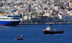 Σε ύφαλο προσέκρουσε ανοιχτά της Σύρου επιβατηγό πλοίο