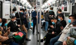 Κίνα – Κορονοϊός: Καταργήθηκε η υποχρεωτική χρήση μάσκας στο μετρό του Πεκίνου