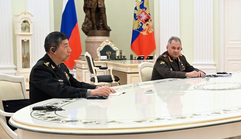 Ρωσία και Κίνα δηλώνουν αποφασισμένες να ενισχύσουν τη στρατιωτική τους συνεργασία