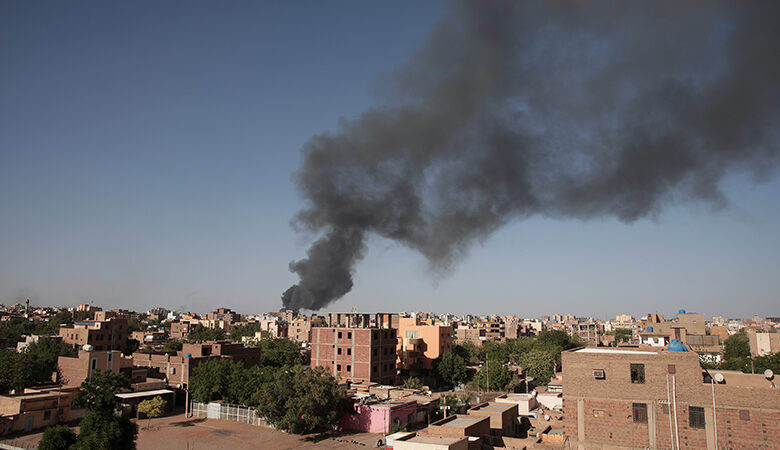 «Καζάνι που βράζει» το Σουδάν: Συνεχίζονται οι μάχες στο Χαρτούμ