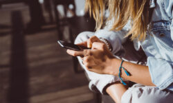 Yπόθεση revenge porn εις βάρος άνδρα στην Κω: Του ζήτησε να εμφανιστεί γυμνός στο Facebook, τον κατέγραψε σε βίντεο και του ζήτησε 7.500 ευρώ