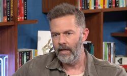 Χρήστος Λούλης: «Η σχέση με το παιδί είναι μια συνεχόμενη ερωτική απογοήτευση»