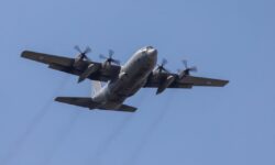 Αεροσκάφος της ελληνικής Πολεμικής Αεροπορίας μεταφέρει 39 άτομα από το Σουδάν