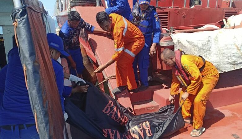Ινδονησία: Τουλάχιστον οκτώ νεκροί και πολλοί αγνοούμενοι από ναυάγιο ταχύπλοου σκάφους