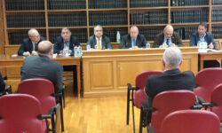 «Όχι στην απαξίωση περιουσιών», λένε συμβολαιογραφικοί και δικηγορικοί σύλλογοι