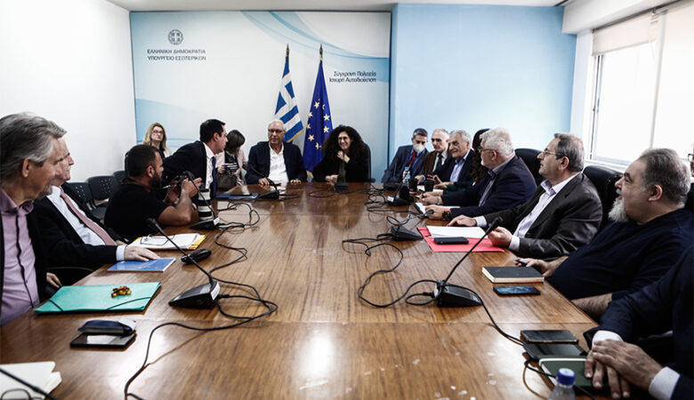 Ντιμπέιτ: Διαφωνούσαν ακόμη και για τη σειρά των ερωτοαπαντήσεων τα κόμματα