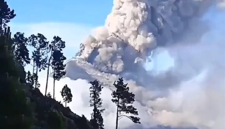 «Ξύπνησε» το ηφαίστειο Φουέγο στη Γουατεμάλα: Εκατοντάδες κάτοικοι απομακρύνονται εσπευσμένα – Δείτε βίντεο