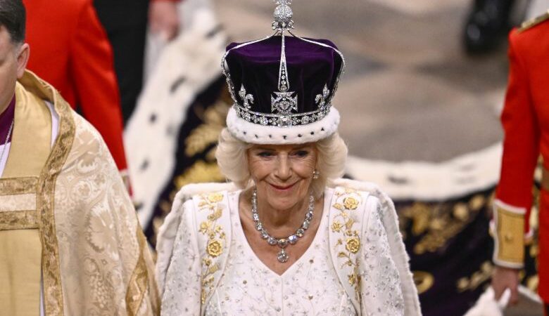 Βρετανία: Η σύζυγος του Καρόλου, Καμίλα, στέφθηκε βασίλισσα