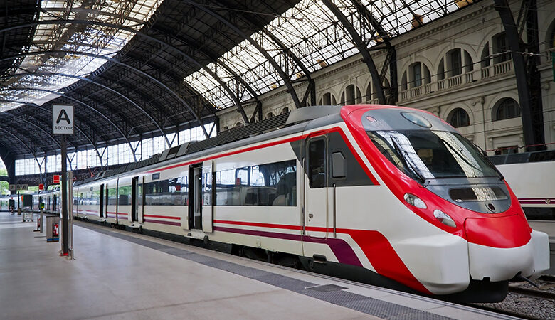 Ισπανία: Η κυβέρνηση μειώνει την τιμή των εισιτηρίων των τρένων για τους νέους