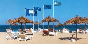 Αυτές είναι οι 623 ελληνικές ακτές που πήραν Γαλάζια Σημαία το 2025