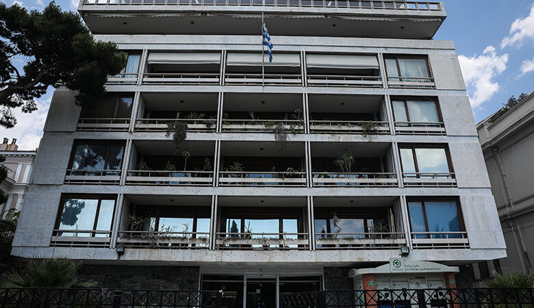 Στις αρμόδιες Αρχές παραδόθηκε το πόρισμα του υπουργείου Εσωτερικών για τη διαρροή των email Ελλήνων του εξωτερικού