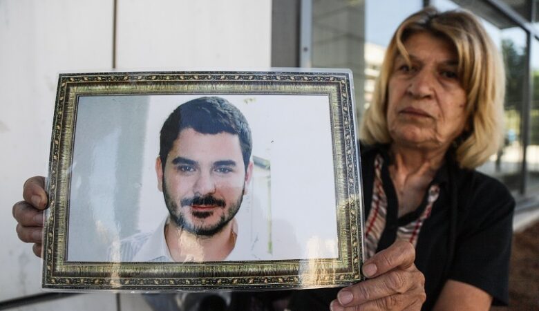 Δολοφονία Μάριου Παπαγεωργίου: Συγκλονίζει η μητέρα του – «Με έχουν απειλήσει – Προσπάθησαν να μπουν στο σπίτι μου»