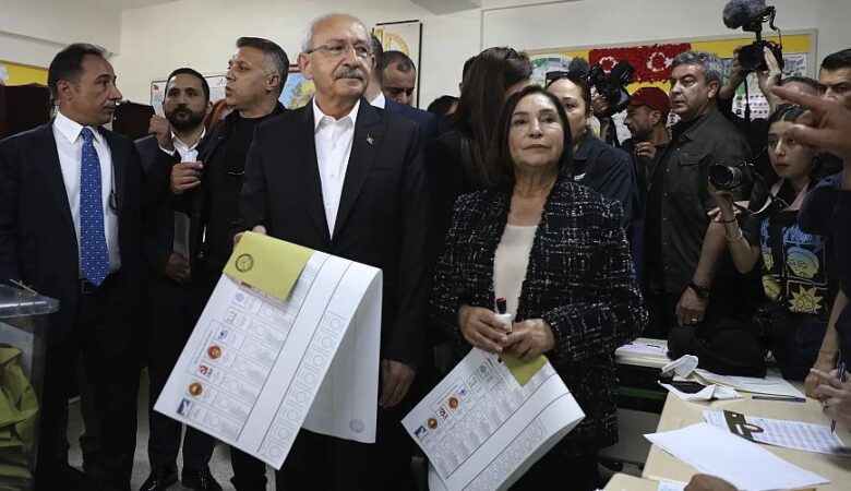 Εκλογές στην Τουρκία – Κιλιτσντάρογλου: Εκφράζει φόβους για νοθεία – «Μην εγκαταλείπετε ποτέ τις κάλπες»