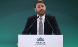 Ανδρουλάκης: «Δεν μπορεί να λέει ο υπουργός Άμυνας πως “ό,τι απειλείται, δεν αποστρατικοποιείται” συνδέοντας την αποστρατικοποίηση με το casus belli»