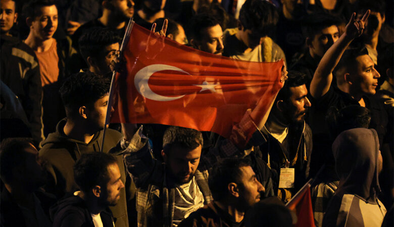 Εκλογές στην Τουρκία: Στην τελική ευθεία η χώρα για τον δεύτερο γύρο με Ερντογάν εναντίον Κιλιτσντάρογλου