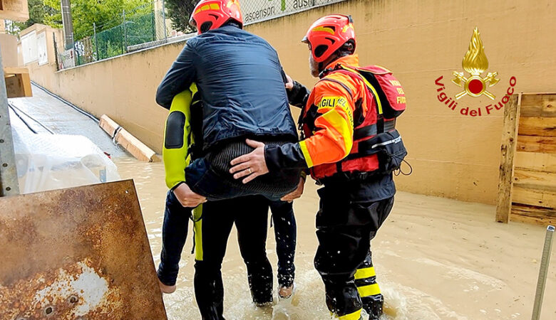 Ιταλία: Πέντε οι νεκροί από την κακοκαιρία, τεράστια η περιοχή που έχει πλημμυρίσει