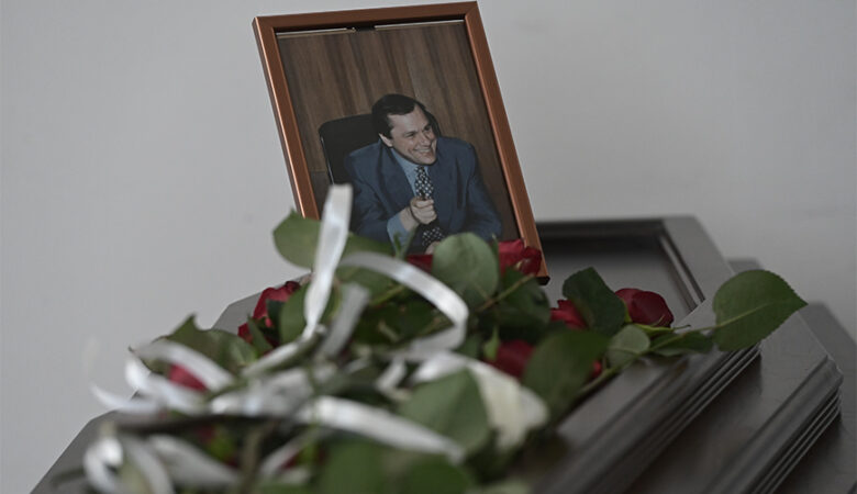 Το τελευταίο «αντίο» στον πρώην υπουργό του ΠΑΣΟΚ, Θανάση Τσούρα – Δείτε φωτογραφίες