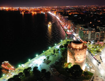 Οι ξένοι τουρίστες θα σύστηναν τη Θεσσαλονίκη ως προορισμό σε οικείους τους – Ποια προβλήματα τους ενοχλούν
