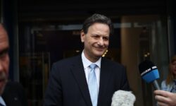 Σκυλακάκης: «Τα exit polls δείχνουν στροφή του λαού προς τη λογική, προς την Ευρώπη»