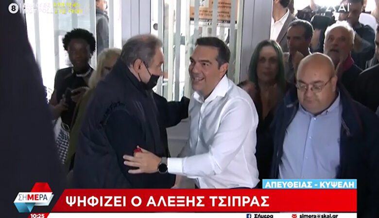 Εκλογές 2023: Ψήφισε στην Κυψέλη ο Αλέξης Τσίπρας – «Η αλλαγή είναι στα χέρια του λαού μας»
