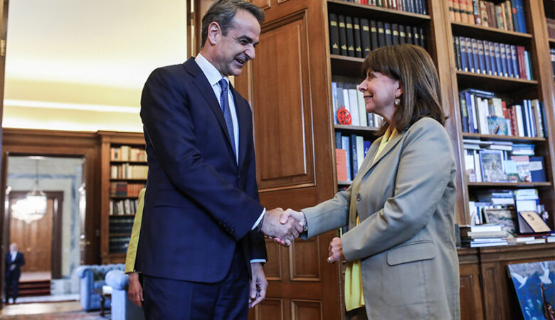 Συνάντηση του Κυριάκου Μητσοτάκη με την Κατερίνα Σακελλαροπούλου την Τρίτη στο Προεδρικό Μέγαρο
