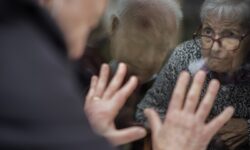 Κορονοϊός: Μελέτη διαπιστώνει αργή βελτίωση των συμπτωμάτων της Long Covid σε βάθος διετίας μετά την εμφάνισή της