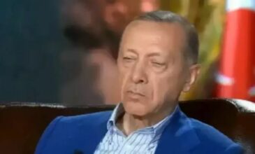 Τουρκία: Ο Ερντογάν… αποκοιμήθηκε σε διακαναλική συνέντευξη – Δείτε βίντεο
