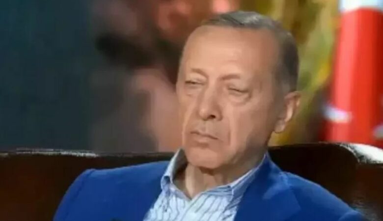 Τουρκία: Ο Ερντογάν… αποκοιμήθηκε σε διακαναλική συνέντευξη – Δείτε βίντεο