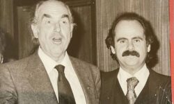Πέθανε ο πρώην υπουργός Χρήστος Οικονόμου – Ήταν ένας από τους στενότερους συνεργάτες του Ανδρέα Παπανδρέου