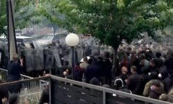 Κόσοβο: Έκρυθμη η κατάσταση – Στρατιώτες του ΝΑΤΟ αναπτύχθηκαν για την αντιμετώπιση ταραχών