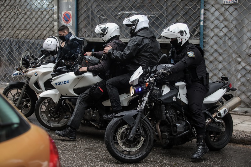 Θεσσαλονίκη: Συνελήφθη ανήλικος διακινητής μεταναστών που επιχείρησε να εμβολίσει μηχανή της ΔΙΑΣ
