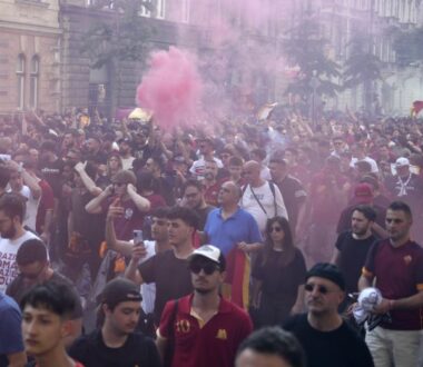 Χάος στη Βουδαπέστη: Eκτεταμένα επεισόδια πριν τον τελικό του Europa League – 11 συλλήψεις