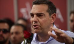 Τσίπρας: «Μας κουνάνε το δάχτυλο αυτοί που έδωσαν 15 δισ. σε απευθείας αναθέσεις σε ημέτερους»